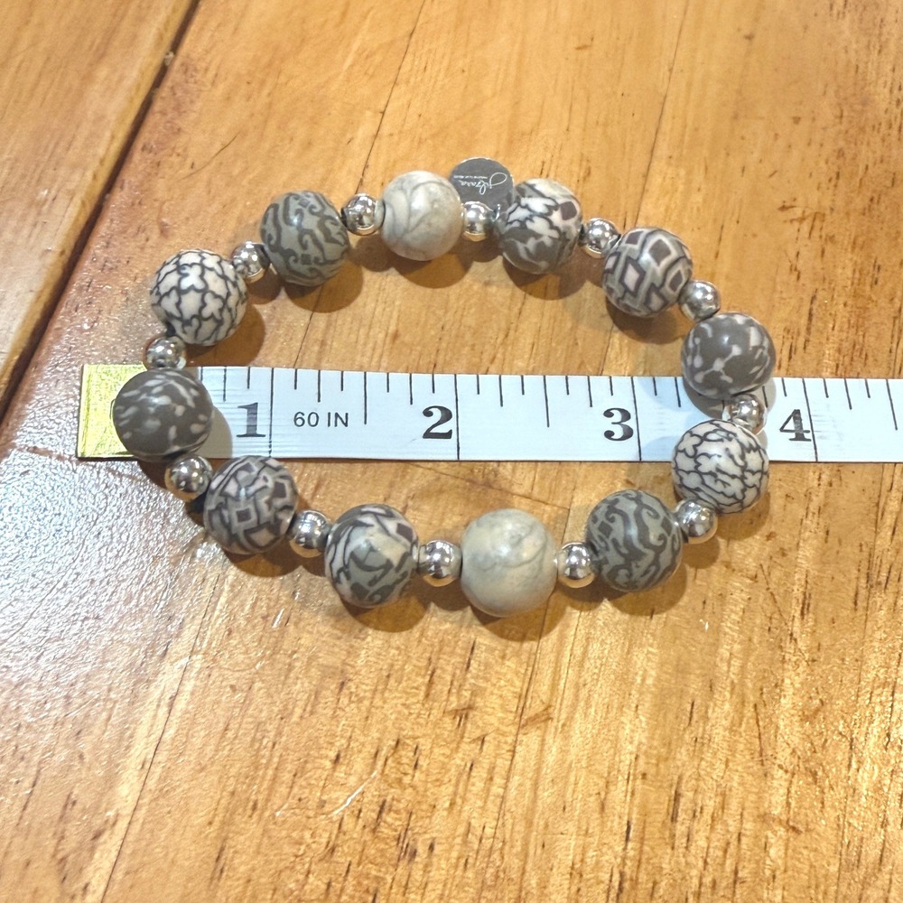 Jilzara Premium Clay Bead Stretch Bracelet Grey Cream Patterned Silver Tone